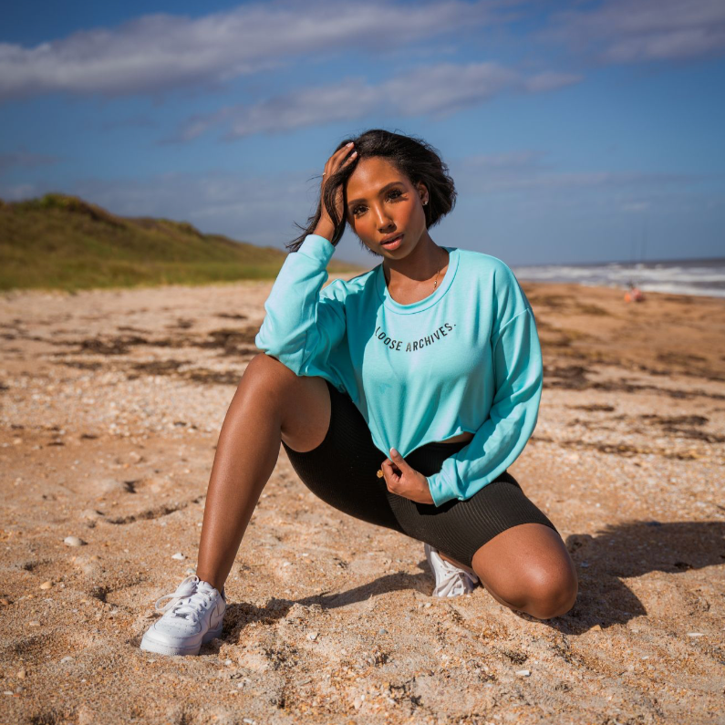 THE ERIKA CROP LONG SLEEVE TEE IN BLUE